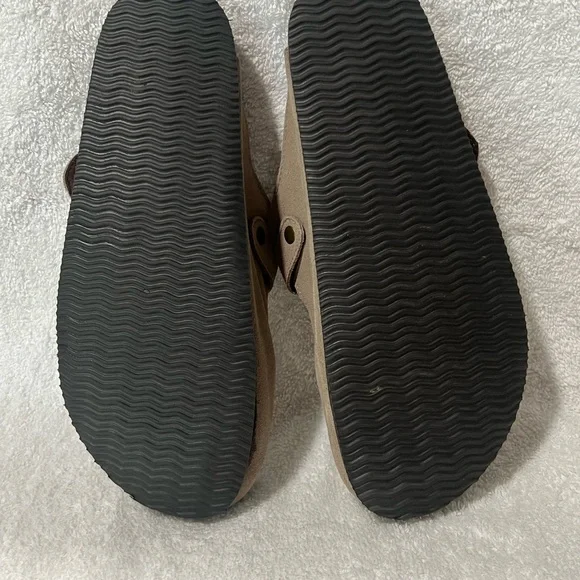 Beige Suede Slip-On Clogs size 8 - Picture 4 of 5